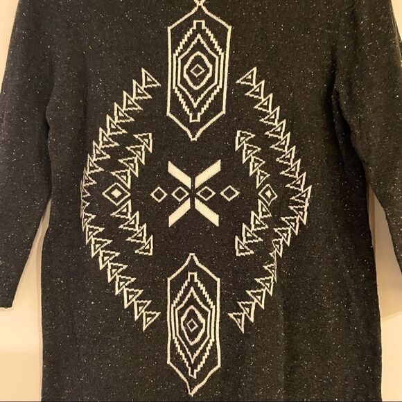 cable & gauge M pullover gray white speckled yarn and indigenous inspired design - Picture 1 of 8